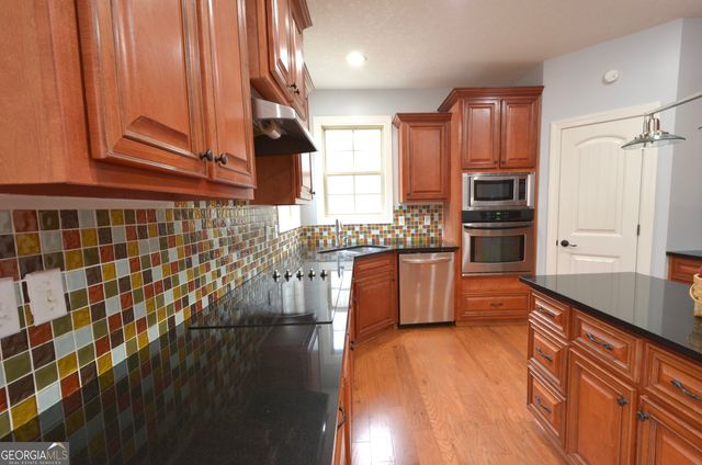 438 Highland Lakes Drive, Eastman, GA 31023