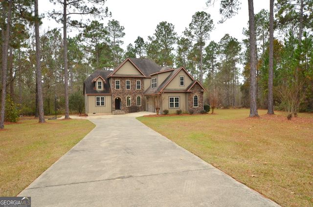 438 Highland Lakes Drive, Eastman, GA 31023