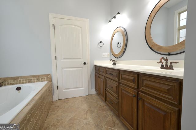 438 Highland Lakes Drive, Eastman, GA 31023