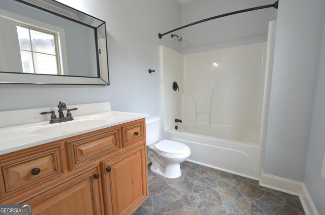 438 Highland Lakes Drive, Eastman, GA 31023