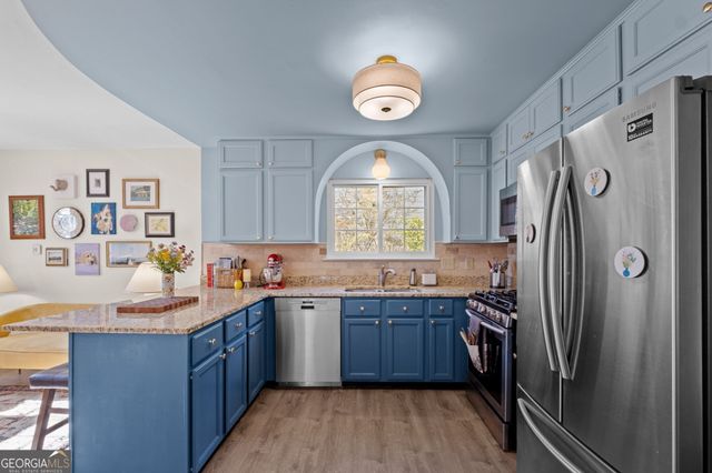 2822 Cobb Place Manor Court, Marietta, GA 30066