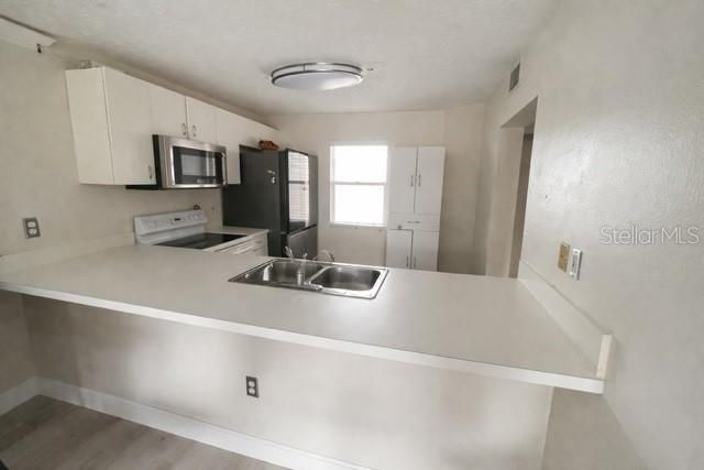 9030 LAKE PLACE LANE, Tampa, FL 33634