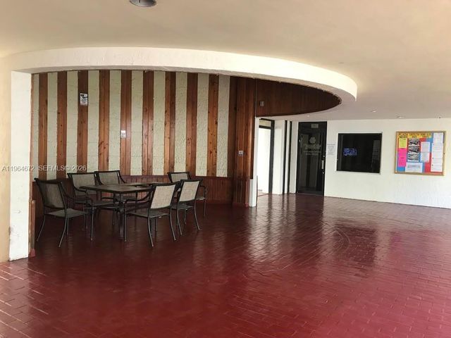 16919 N Bay Rd 816, Sunny Isles Beach, FL 33160