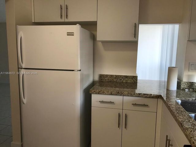 16919 N Bay Rd 816, Sunny Isles Beach, FL 33160