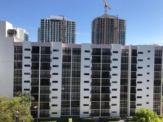 16919 N Bay Rd 816, Sunny Isles Beach, FL 33160