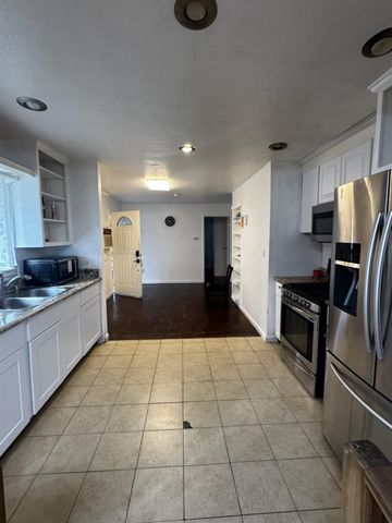 6346 Mariposa Ave, Citrus Heights, CA 95610