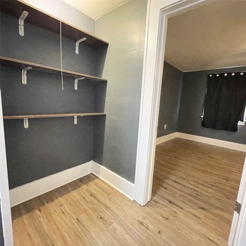 323 LIGHTHOUSE Street, Erie, PA 16507