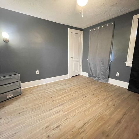 323 LIGHTHOUSE Street, Erie, PA 16507