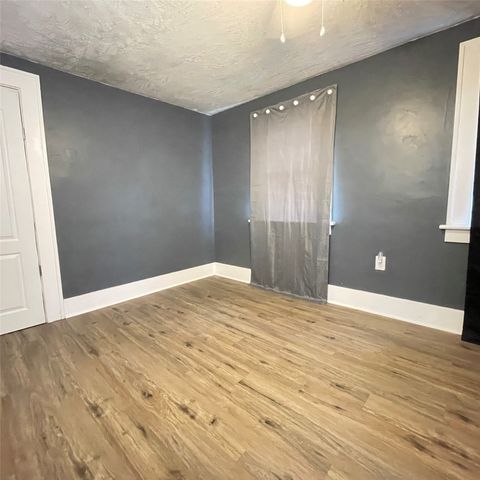 323 LIGHTHOUSE Street, Erie, PA 16507