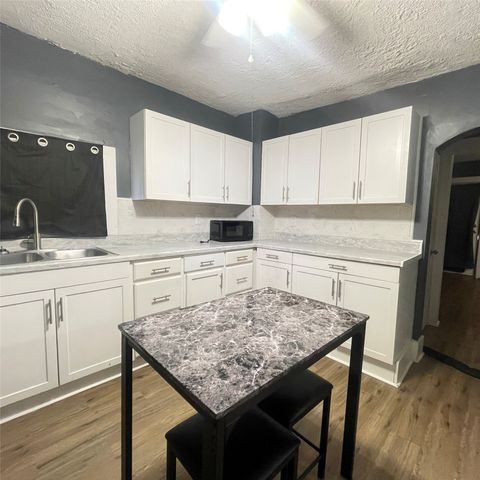 323 LIGHTHOUSE Street, Erie, PA 16507