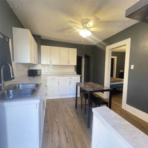 323 LIGHTHOUSE Street, Erie, PA 16507