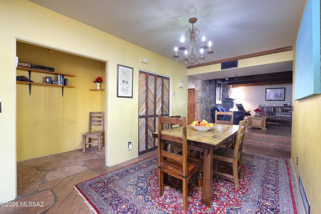 7600 N Village Avenue, Tucson, AZ 85704