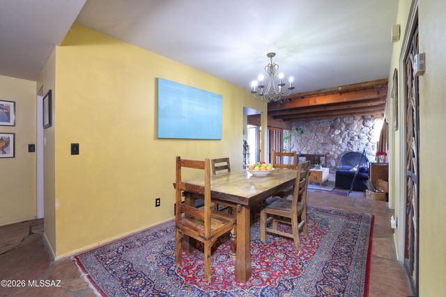 7600 N Village Avenue, Tucson, AZ 85704