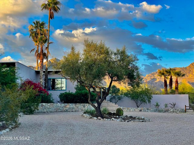 7600 N Village Avenue, Tucson, AZ 85704