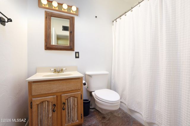 7600 N Village Avenue, Tucson, AZ 85704