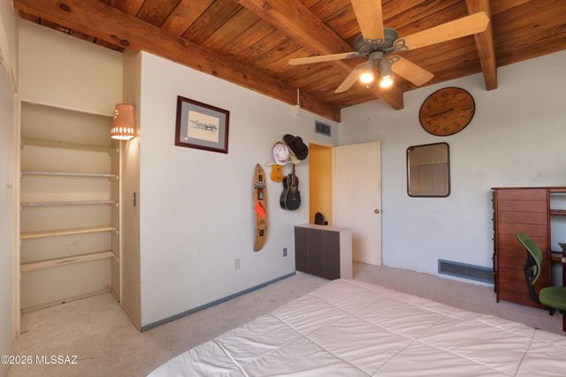 7600 N Village Avenue, Tucson, AZ 85704