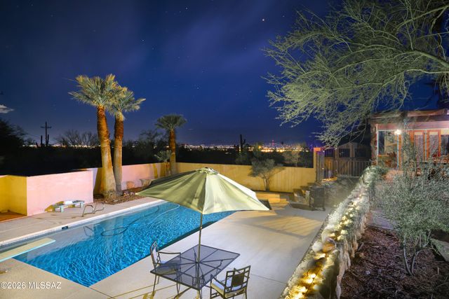 7600 N Village Avenue, Tucson, AZ 85704