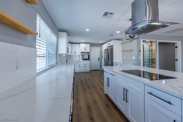 7160 Polaris Avenue, Las Vegas, NV 89118