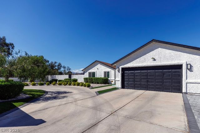 7160 Polaris Avenue, Las Vegas, NV 89118