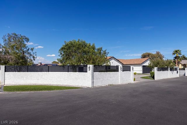 7160 Polaris Avenue, Las Vegas, NV 89118