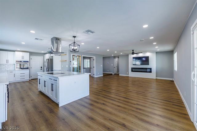 7160 Polaris Avenue, Las Vegas, NV 89118