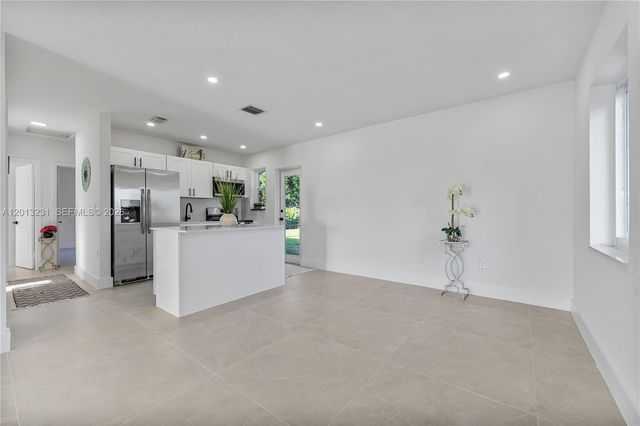 1044 NE 4th Ave, Homestead, FL 33030