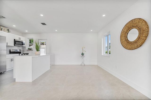 1044 NE 4th Ave, Homestead, FL 33030