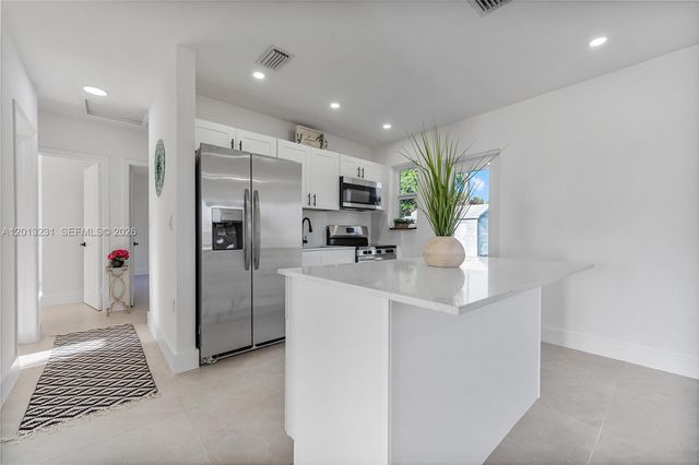 1044 NE 4th Ave, Homestead, FL 33030