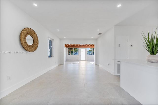 1044 NE 4th Ave, Homestead, FL 33030