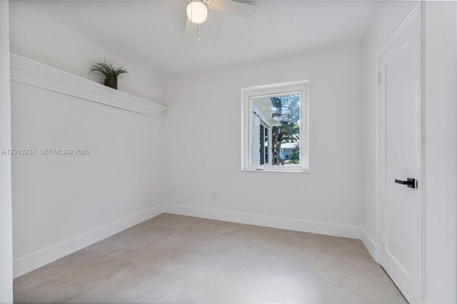 1044 NE 4th Ave, Homestead, FL 33030