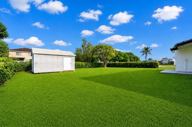 1044 NE 4th Ave, Homestead, FL 33030