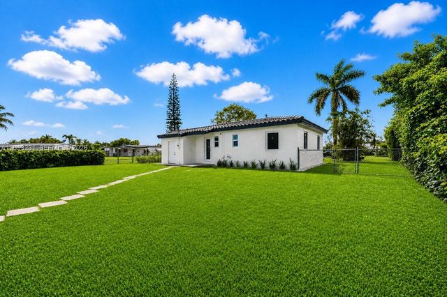 1044 NE 4th Ave, Homestead, FL 33030