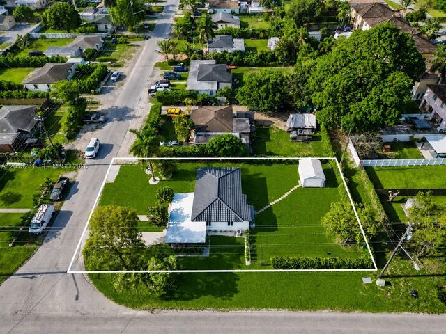 1044 NE 4th Ave, Homestead, FL 33030