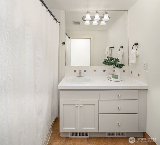 6028 31st Avenue NE, Seattle, WA 98115