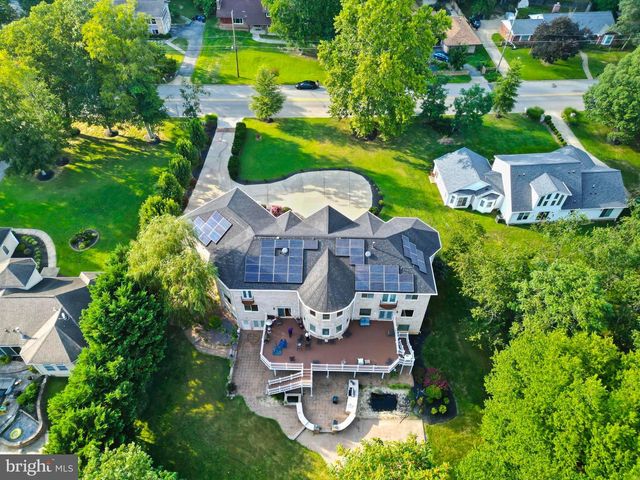 712 SWAN CREEK RD, Fort Washington, MD 20744