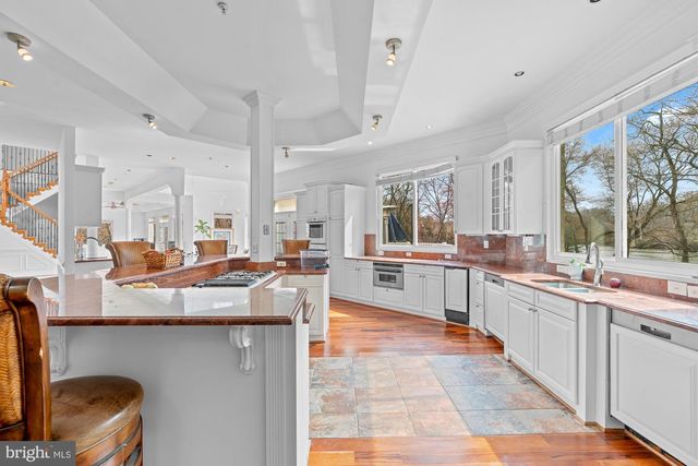 712 SWAN CREEK RD, Fort Washington, MD 20744