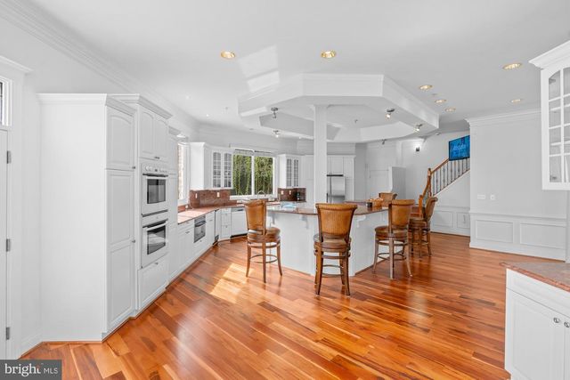 712 SWAN CREEK RD, Fort Washington, MD 20744