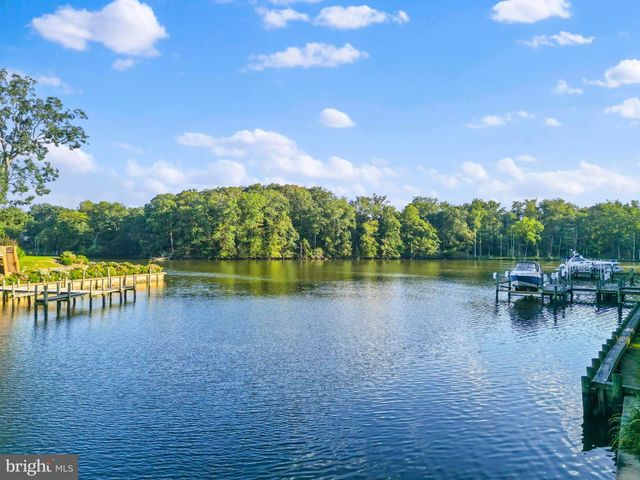 712 SWAN CREEK RD, Fort Washington, MD 20744