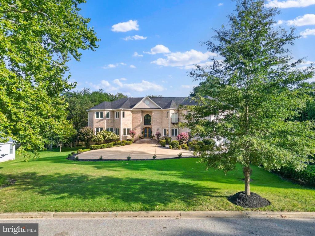 Image 1 of property listing at 712 SWAN CREEK RD, Fort Washington, MD 20744