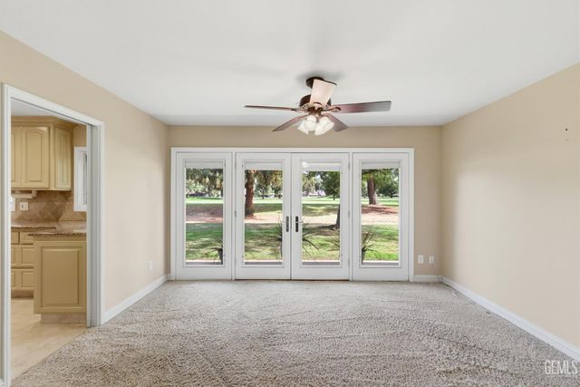 5813 Cypress Point Dr., Bakersfield, CA 93309