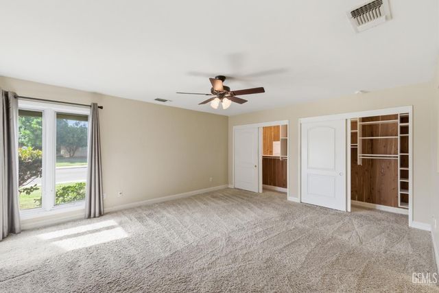 5813 Cypress Point Dr., Bakersfield, CA 93309