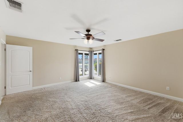 5813 Cypress Point Dr., Bakersfield, CA 93309