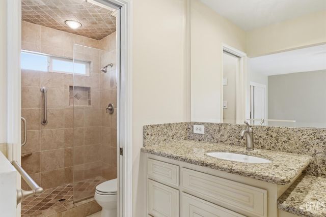 5813 Cypress Point Dr., Bakersfield, CA 93309
