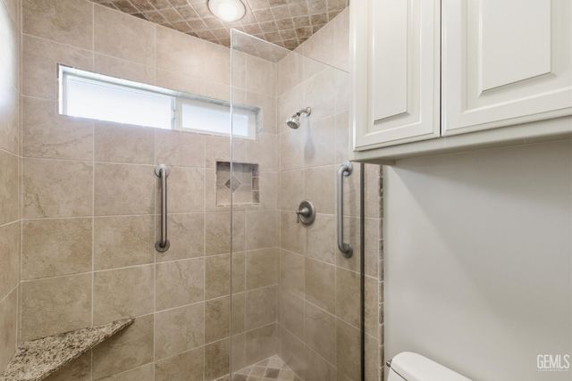 5813 Cypress Point Dr., Bakersfield, CA 93309