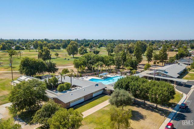 5813 Cypress Point Dr., Bakersfield, CA 93309