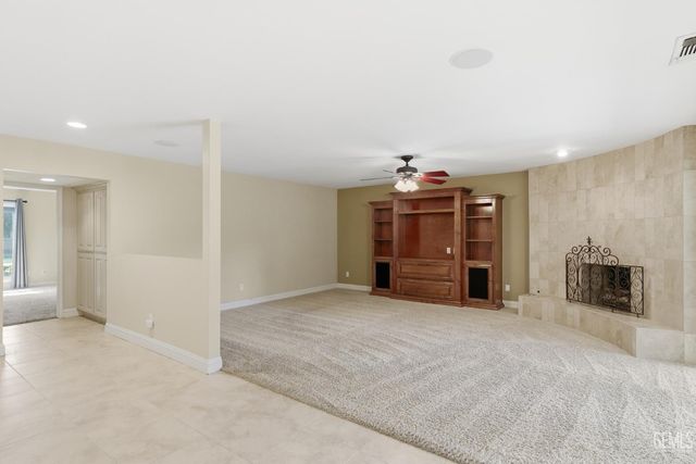 5813 Cypress Point Dr., Bakersfield, CA 93309