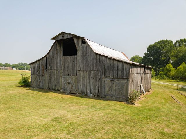 1003B Franklin Rd, Gallatin, TN 37066