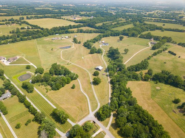 1003B Franklin Rd, Gallatin, TN 37066