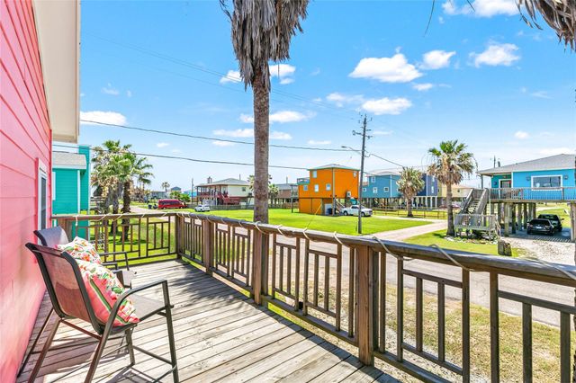 314 Crab Street, Surfside Beach, TX 77541