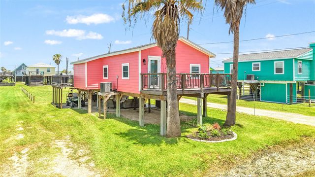 314 Crab Street, Surfside Beach, TX 77541